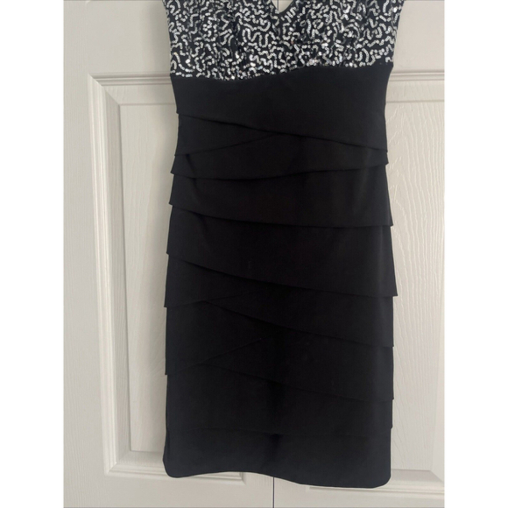 B. Smart Juniors‎ Sleeveless Black Plunge Bodycon Sequin Cocktail Dress Sz Small - Picture 2 of 16
